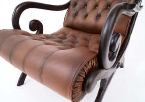 refurbished Chesterfield relaxfauteuil Regency