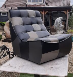 SHOWROOMOPRUIMING Russel chair in Black Edition PW